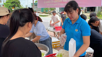 សហជីព​វួដ Nghia Lo អនុវត្ត​កម្មវិធី “បាយ​បាយ​ឥត​គិត​ថ្លៃ”