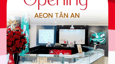 CELEBRATING THE OPENING OF DIAMOND WORLD AT AEON TAN AN IN SEPTEMBER