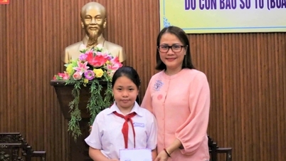 Nữ sinh lớp 7 đập heo đất ủng hộ hơn 38 triệu đồng giúp đồng bào vùng lũ
