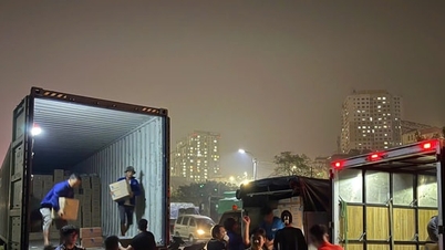 El ferrocarril transporta suministros de socorro gratuitos a las personas en las zonas afectadas por las inundaciones