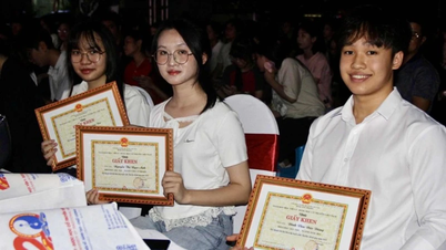 Mehr als 1.000 neue Studenten der Vietnam Academy of Traditional Medicine begeben sich auf den Weg, zukünftige Ärzte zu werden