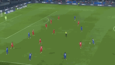 Pha xử lý làm dậy sóng mạng xã hội của Mbappe