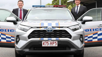 ប៉ូ​លី​ស​អូស្ត្រាលី Toyota RAV4 អាគុយ​កូនកាត់​ឡើង​កម្តៅ