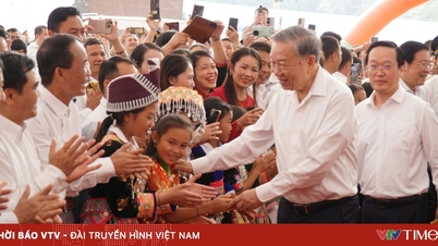 Generalsekretär To Lam nimmt an der Grundsteinlegung des Internats Na Ngoi (Nghe An) teil