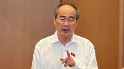 Mr. Nguyen Thien Nhan proposed to increase retirement age, pay enough salary to raise 2 children