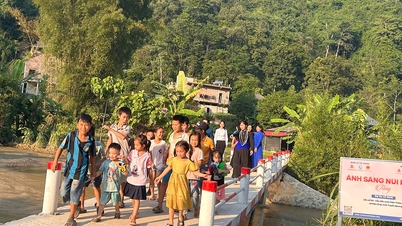 Einweihung einer Volksbrücke in der Berggemeinde Mau Due