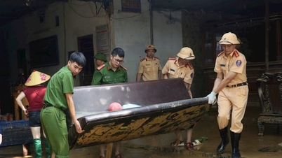 เจ้าหน้าที่และทหารตำรวจฮานอยเกือบ 400 นาย รับมือกับผลกระทบจากพายุและอุทกภัยในตำบลจุงซา