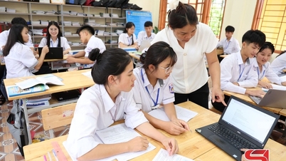 Dạy chữ đi đôi với rèn người