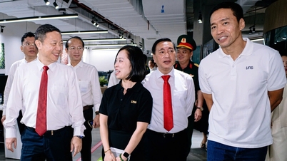 Đại biểu Đại hội Đảng bộ TP.HCM tham quan Bảo tàng Lịch sử, trụ sở Zalo