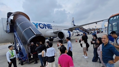 Vietnamesische Fluggesellschaften stellen Flugbegleiter ein und reisen sogar nach Japan, um Leute zu finden.