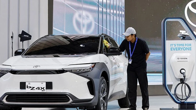 Toyota hé lộ pin thể rắn cho xe điện sạc 10 phút, chạy 1.000 km