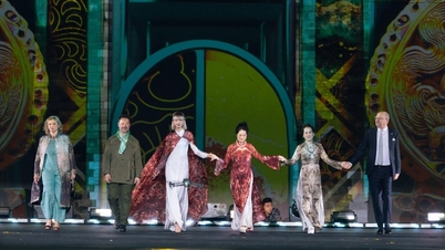 DeSilk는 Heritage Footsteps에서 실크로 Thang Long의 천년 유산을 재현합니다.