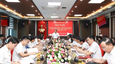 Phó Chủ tịch UBND tỉnh Phùng Thành Vinh làm việc với các xã về tháo gỡ khó khăn, vướng mắc trong triển khai thực hiện chính quyền địa phương 02 cấp