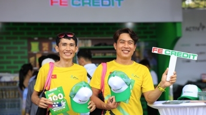 FE CREDIT truyền cảm hứng “sống khỏe - tài chính chủ động ”tại Giải Marathon Đất Sen Hồng 2025