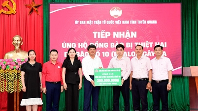ທະນາຄານ​ນະ​ໂຍບາຍ​ສັງຄົມ​ຫວຽດນາມ ມອບ​ເງິນ 300 ລ້ານ​ດົ່ງ​ເພື່ອ​ແກ້​ໄຂ​ຄວາມ​ເສຍ​ຫາຍ​ຈາກ​ພາຍຸ​ເລກ 10.
