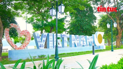 Trái tim gốm sứ gắn kết ba miền xuất hiện giữa lòng Hà Nội