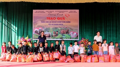 ໂຄງການມອບຂອງຂວັນໃຫ້ເດັກນ້ອຍ ແລະ ຄອບຄົວດ້ອຍໂອກາດຢູ່ຕາແສງ ແທງໂມ ແລະ ບັກດິກ