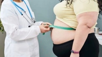 Merasa bersalah karena "tidak seimbang", gadis itu melakukan diet dan berolahraga hingga ia dirawat di rumah sakit.