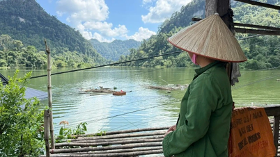 কিম ভ্যানে বন্যার পানির সাথে লড়াই করা হচ্ছে