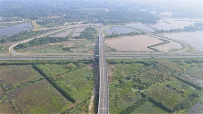 Dong Nai commits to the progress of site clearance and infrastructure relocation to complete the construction of the intersection of Road 319 with Ho Chi Minh City - Long Thanh - Dau Giay Expressway.
