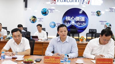 Chairman of the Provincial People's Committee Vuong Quoc Tuan: Industrial park safety is a shield for the province's socio-economic development.