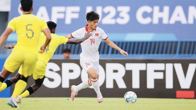 Video: Quoc Viet cetak gol super yang bikin U23 Qatar 'pusing'