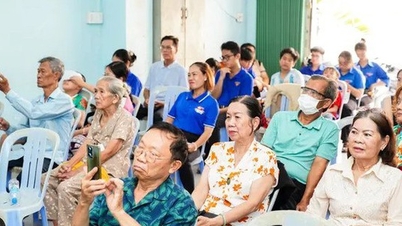 Warga tua: Daripada "fobia teknologi" kepada warga digital yang proaktif