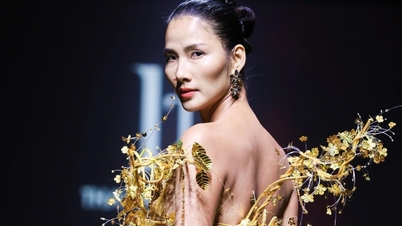 Hoang Thuy bedeckte ihren Körper mit mehr als 100 Goldblättern und wurde als Vedette in Shanghai aufgeführt.