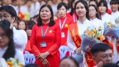 Departament Edukacji i Szkolenia miasta Ho Chi Minh wyznaczył 48 dyrektorów, którzy będą pełnić funkcję profesjonalnych liderów klastrów na wszystkich szczeblach.