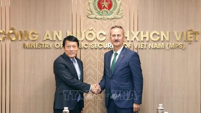 Mempromosikan kerja sama industri keamanan dan pertahanan Vietnam-Turki