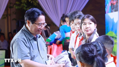 Prime Minister attends groundbreaking ceremony of school in border commune of Thanh Hoa province