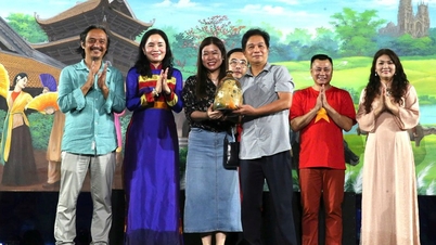 ក្រសួងវប្បធម៌ កីឡា និងទេសចរណ៍បានប្រមូលថវិកាចំនួន ៤,៣ ពាន់លានដុងដើម្បីជួយឧបត្ថម្ភប្រជាជននៅតំបន់រងគ្រោះដោយទឹកជំនន់។