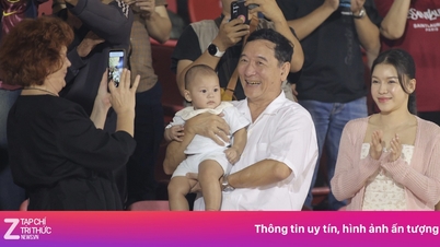 La familia de Dang Van Lam apareció en las gradas del partido Vietnam-Nepal.
