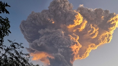 Erupção vulcânica continua, Indonésia eleva alerta para o nível mais alto