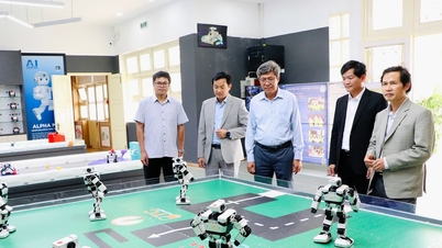 O vice-presidente do Comitê Popular Provincial de Lam Dong, Nguyen Minh, visitou a Universidade de Dalat