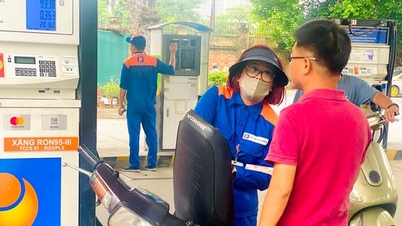 A gasolina RON95-III deve se recuperar, acima de 20.000 VND/litro