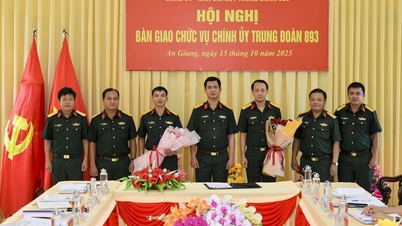 Serah Terima Jabatan Komisaris Politik Resimen 893