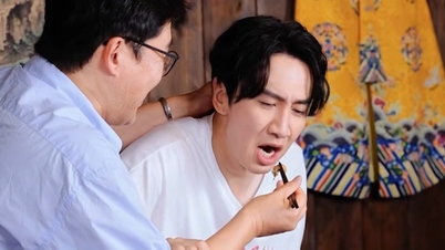 Tài tử Hàn Quốc nhắm mắt, toát mồ hôi khi ăn đuông dừa ở Việt Nam