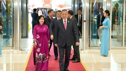 Generalsekretär To Lam nimmt am 18. Parteitag in Hanoi teil
