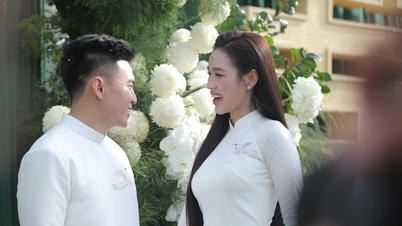 Hoa hậu Đỗ Thị Hà bật khóc trong lễ ăn hỏi với doanh nhân Nguyễn Viết Vương