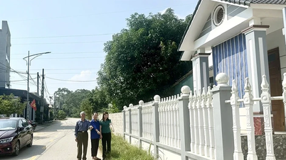 Đồng lòng hiến đất làm đường