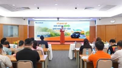 Sacombank mengadakan undian untuk mencari nasabah yang memenangkan 6 mobil listrik dan ratusan hadiah berharga.