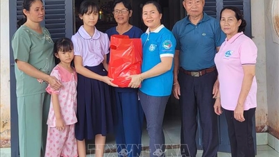 "Godmother" membantu kanak-kanak yang kurang bernasib baik