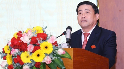 O Sr. Lam Dong ocupa o cargo de Presidente do Conselho Popular Provincial de Khanh Hoa