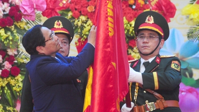 Premiér Pham Minh Chinh: Vojenská oblast 5 musí pevně ovládat oblast a včas a z dálky předcházet rizikům.