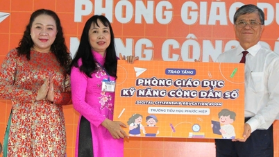 100% ຂອງ​ນັກ​ສຶກ​ສາ​ນະ​ຄອນ​ໂຮ່​ຈິ​ມິນ​ຈະ​ຮຽນ​ໃນ​ສະ​ພາບ​ແວດ​ລ້ອມ​ດິ​ຈິ​ຕອນ.