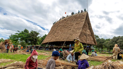 Le village de Kon Bah construit une nouvelle maison communautaire après un incendie
