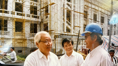 Professor Hoang Dao Kinh, the man who keeps the soul of Hanoi in his own way