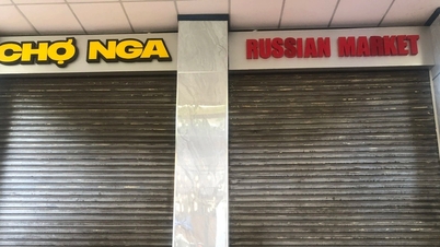 Das Volkskomitee des Bezirks Saigon spricht über die Entfernung des irreführenden Schilds „Russischer Markt“