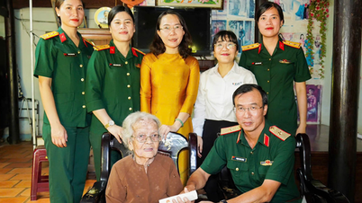 Phụ nữ lực lượng vũ trang TP Hồ Chí Minh hành trình về nguồn